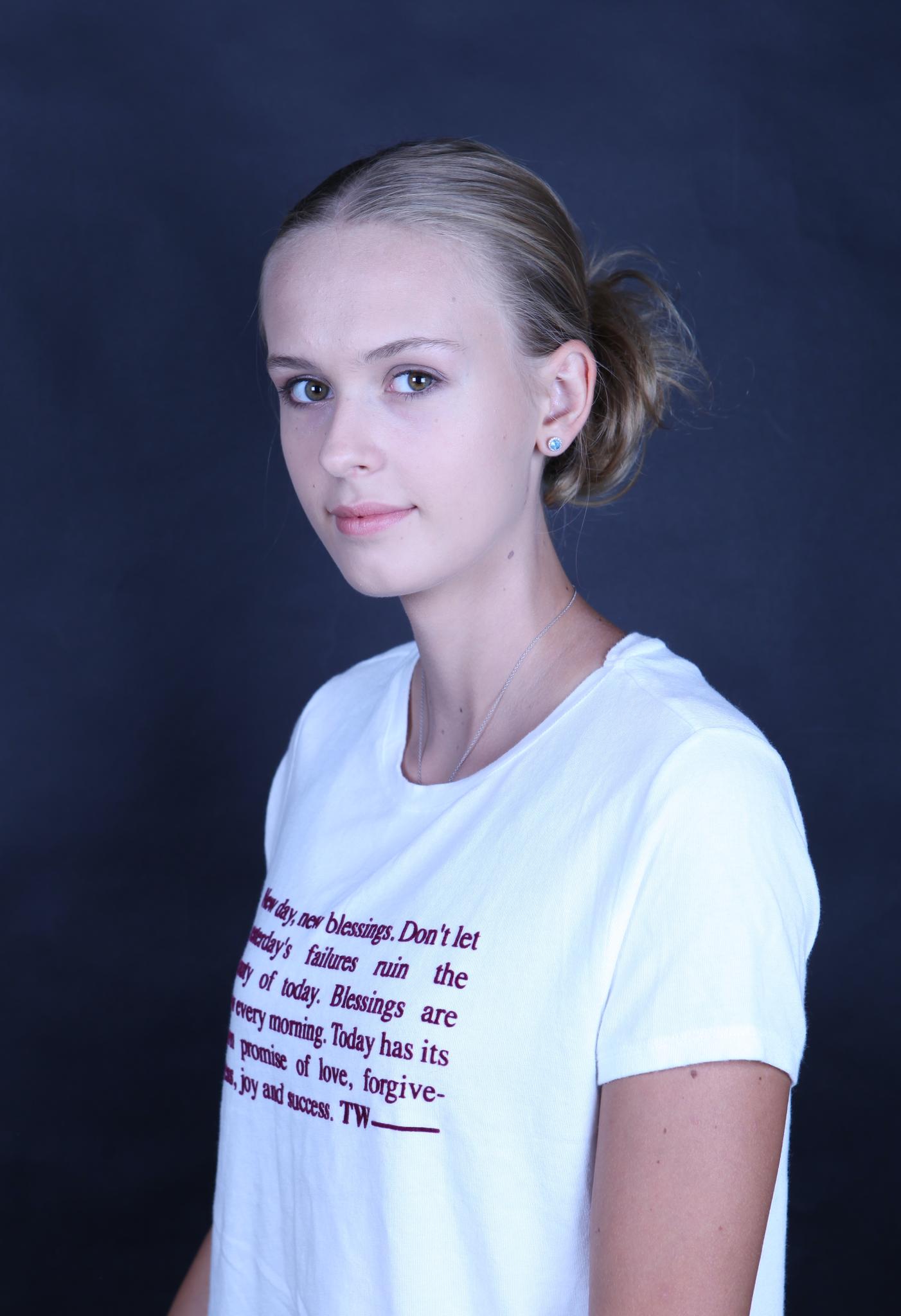 Айгүл Мукей порно фото