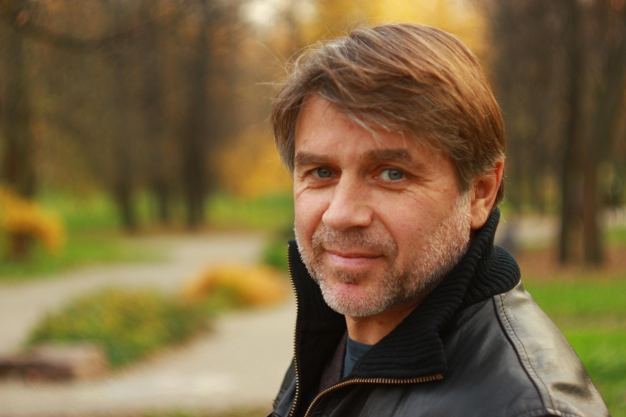 Олег Охотниченко актер