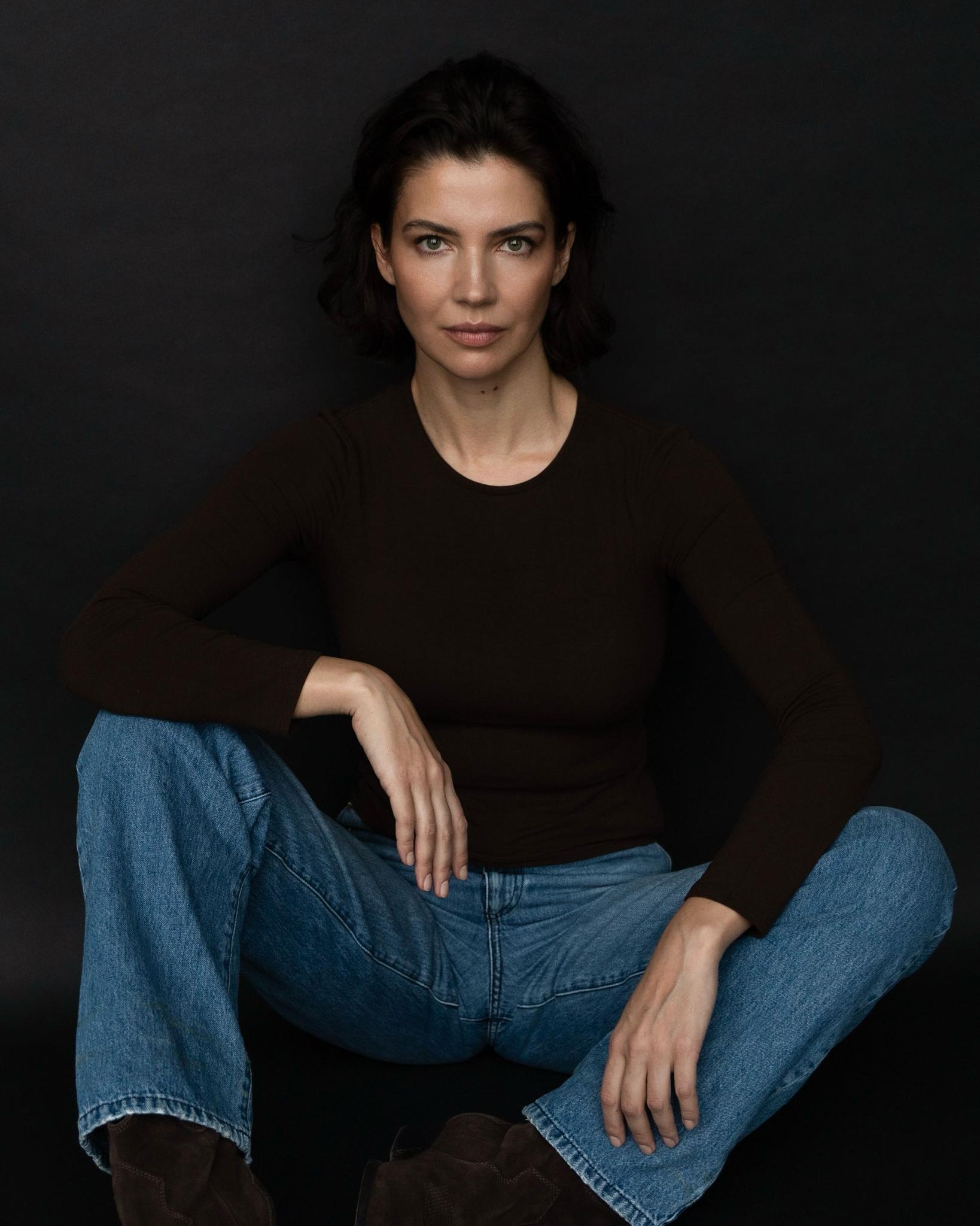 Mashhur jurnallardan porno rasmlar Ular jingalak mushukchaga kiradilar