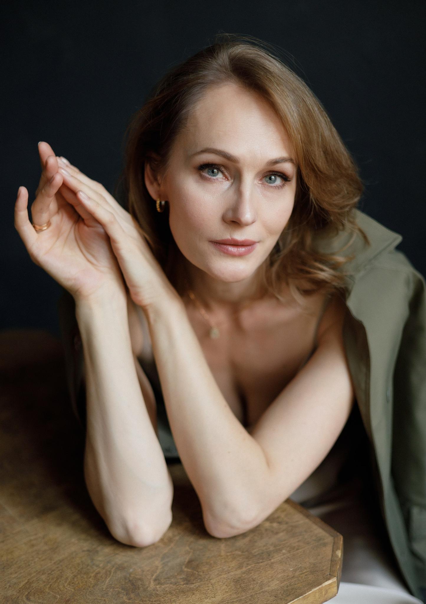 Maksim, iltimos qilmang. Barcha teshiklarda gozalliklar