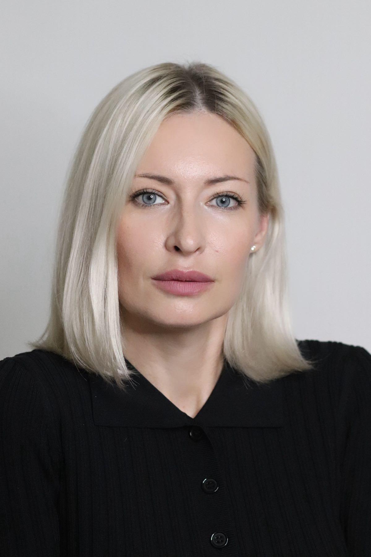 Transvestit erkaklar ishtirokidagi porno