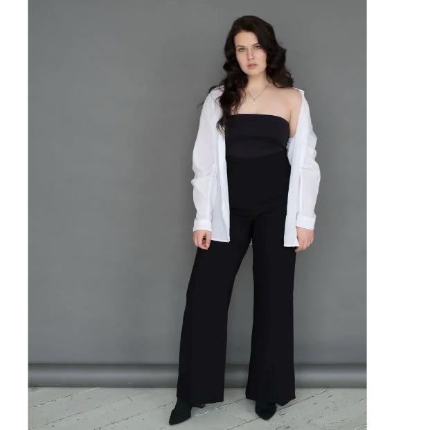 Leggings va paypoqlarda uzun oyoqlar porno HD video Sperma dengizi bilan porno kliplar