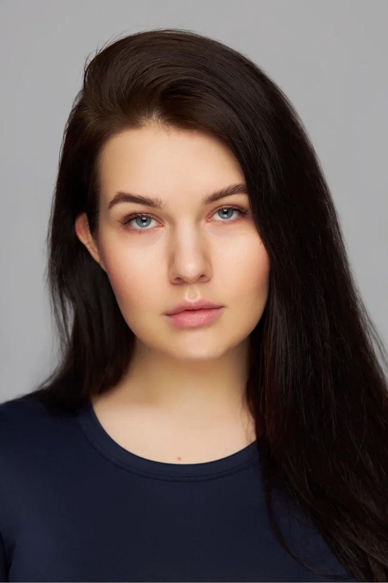 Qizlar bir-birining ogziga qanday singdirishadi P.KhBKda talabalar turar joyida jinsiy aloqa