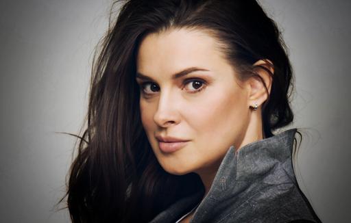 Қара әйелдің есекке үш есе енуі Эстетикалық қойма секс