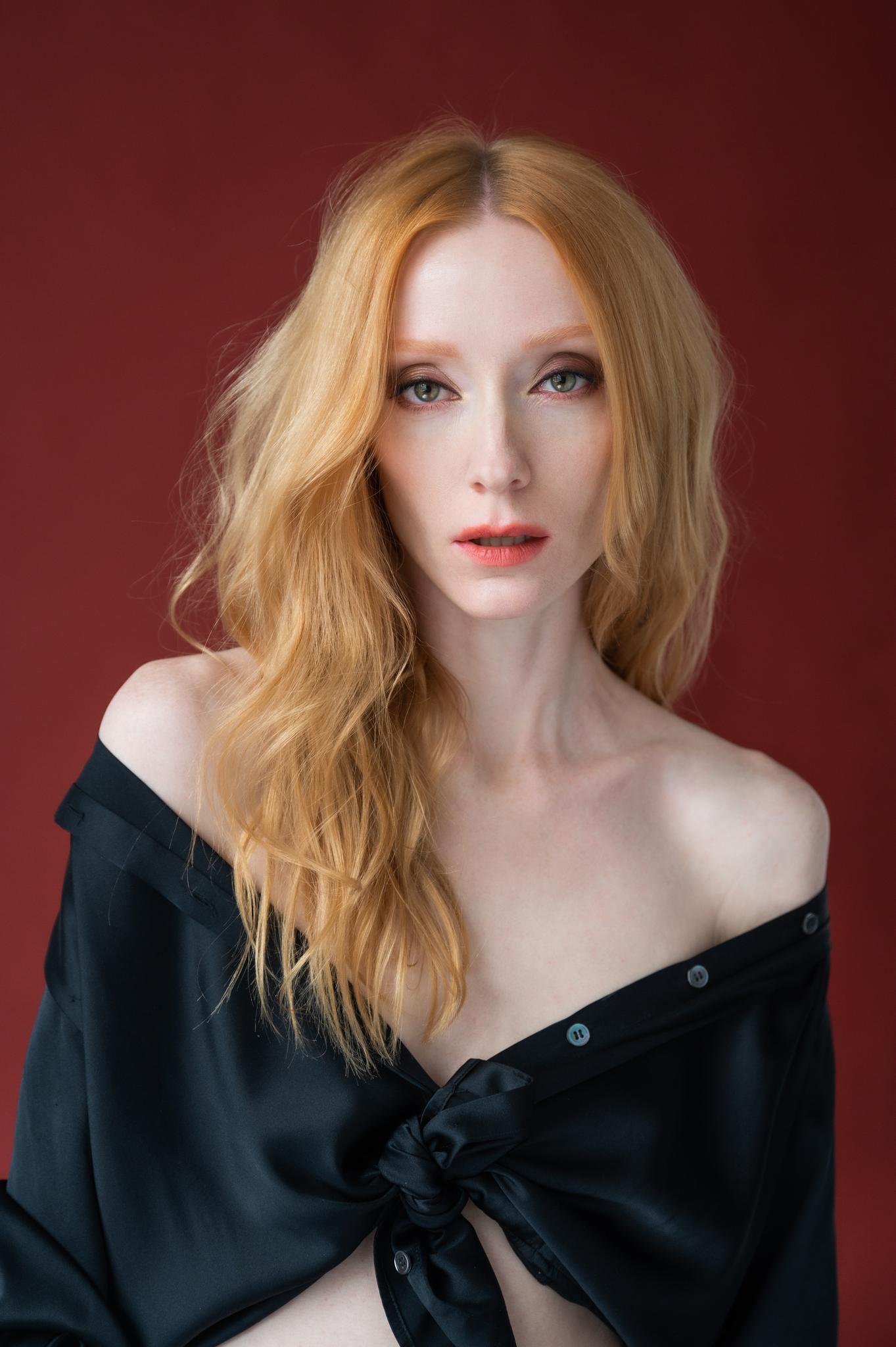 Ish topish uchun yaladi