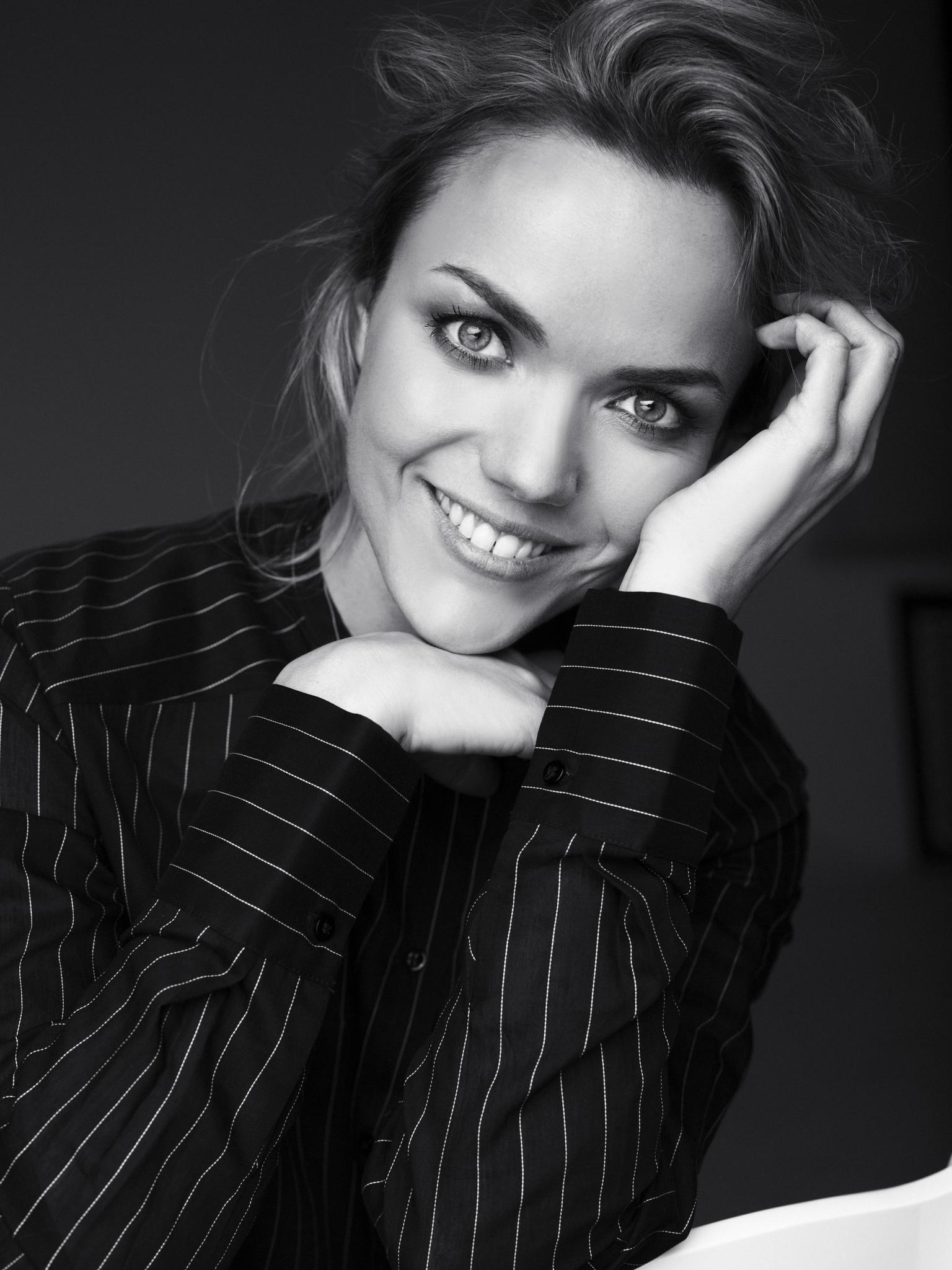 настасья певица самолетами. боклевский иллюстрации к островскому. Lktd почтовая карточка. настасья письма. коробочка гоголь мертвые души.