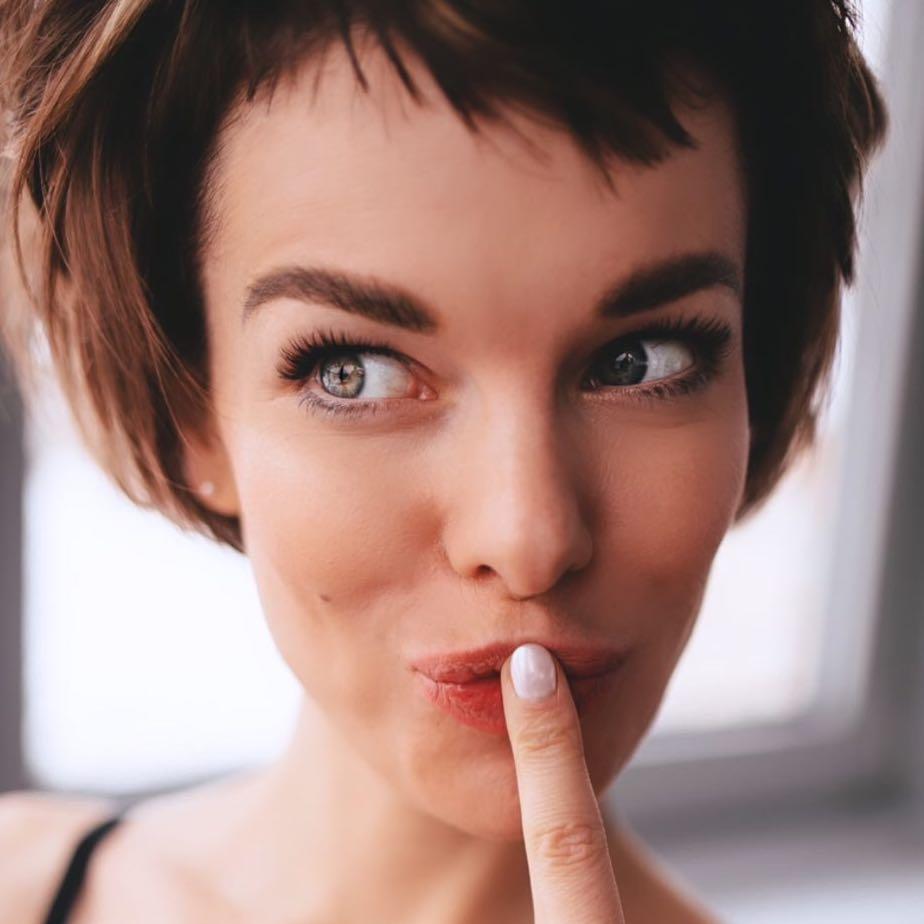 Yalangoch ayol shaxsiy fotosurati