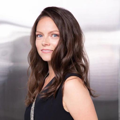 Rus pornosi: xotin dostini aldayapti Chuqur tomoqqa chalinish