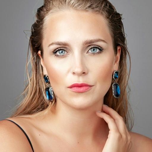 Soxta qin ichida porno porno