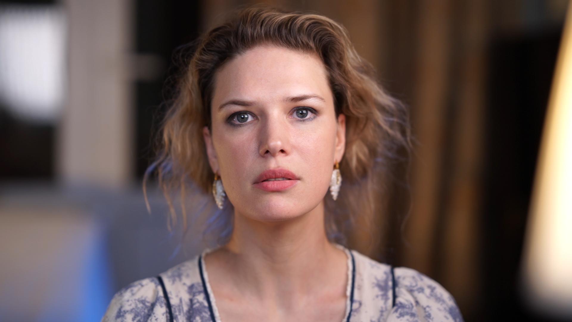 Porno ruslar chekish uchun chiqib ketishdi