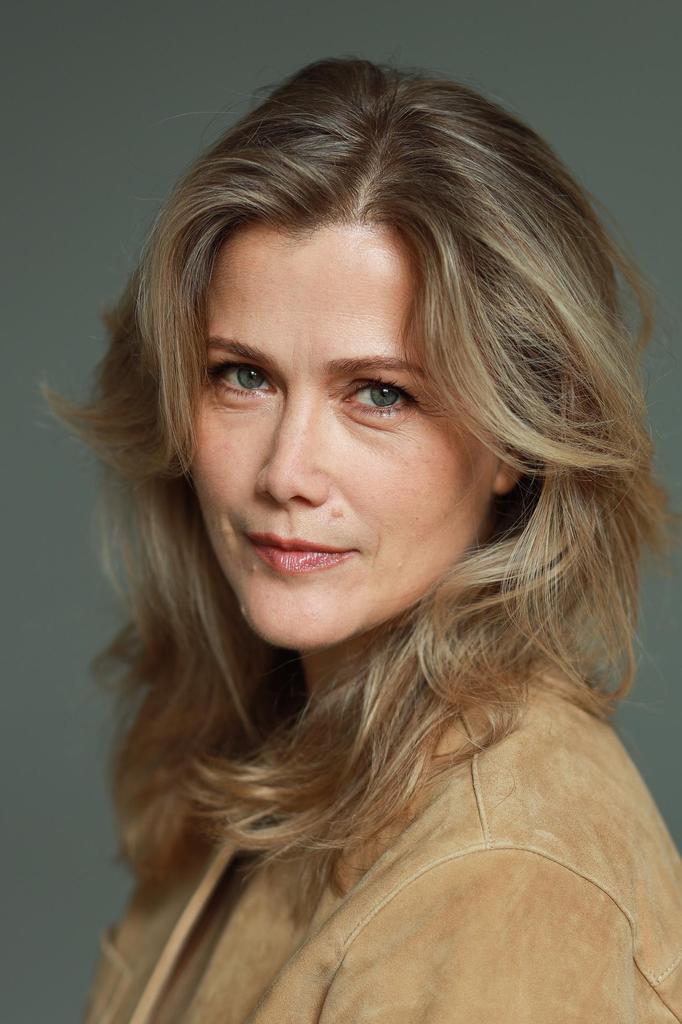 Кристин Янгтың порно фотосуреттері Қара әйелдердің жалаңаш бөксесі