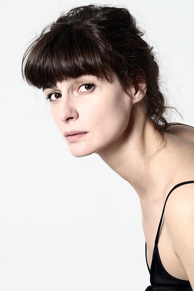 Yigitning qizlar tomonidan tibbiy korikdan otishi (porno)